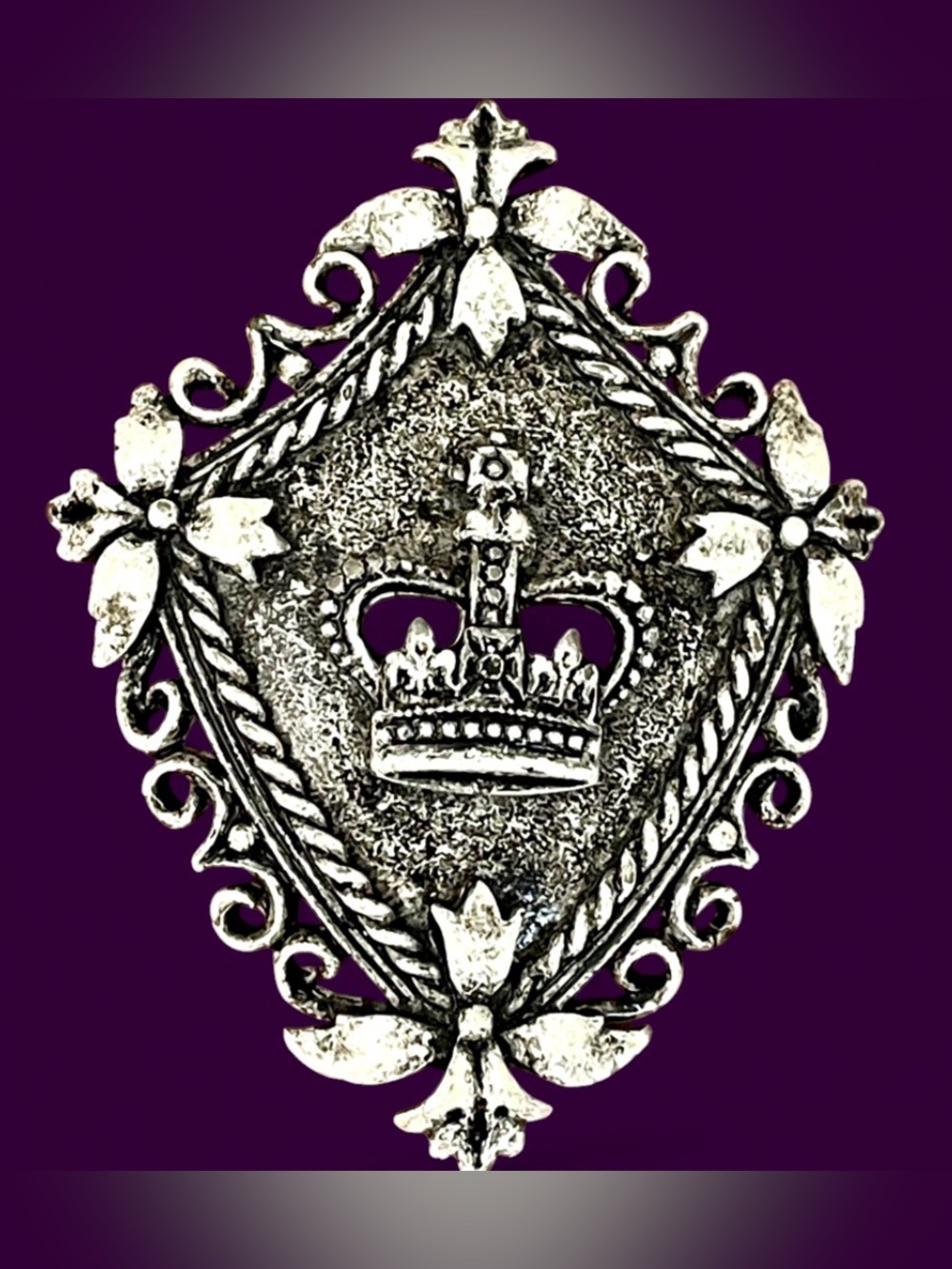 Florenza Rare Vintage Crown Heraldic Victorian Revival Brooch Pin Gothic 1960s